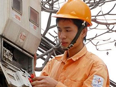 Thủ tướng chỉ đạo EVN giảm mạnh giá điện