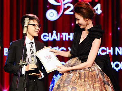 Vũ Cát Tường nhận cơn mưa giải thưởng tại Bài hát Việt 2014