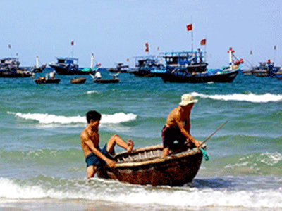 Hai ngư dân mất tích trên vùng biển Hoàng Sa