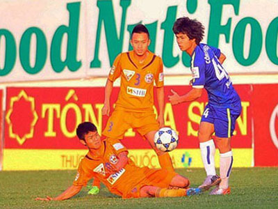 "100% trọng tài đều thổi penalty ở pha ngã của Công Phượng"