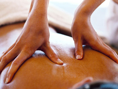 Được massage rồi ngủ quên, khách Úc bị trộm