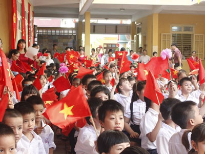 Phụ huynh “đau đầu” vì con nghỉ Tết