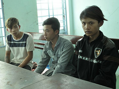 Bắt nhóm thanh thiếu niên đâm CSGT