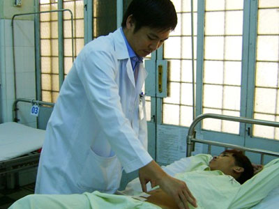 Cứu sống bệnh nhân bị đâm thủng động mạch gần bẹn