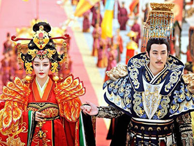 Võ Tắc Thiên lộng lẫy lên ngôi hoàng hậu