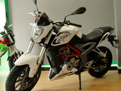 Bốn xe côn tay Benelli giá mềm mới ra mắt thị trường Việt