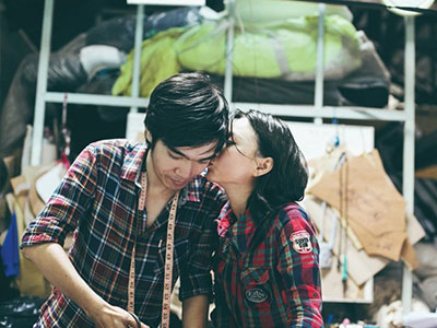 Ảnh cưới bình dân "Đời bươn chải" của cặp đôi Sài thành