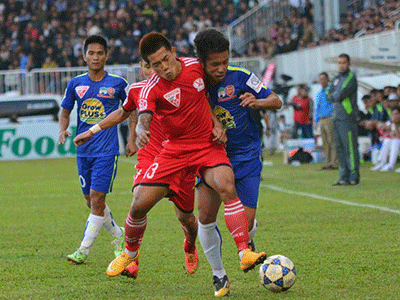 Áo đấu tại V.League: 15 năm lên chuyên vẫn xài áo hàng chợ