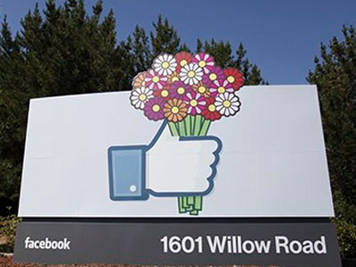Facebook cần có thêm nút "cảm thông"
