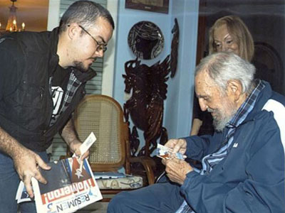 Cuba công bố ảnh Fidel Castro vẫn khỏe mạnh, xóa tan tin đồn