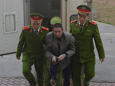 Hòa Bình: 7 năm tù giam cho kẻ chém chết bố đẻ