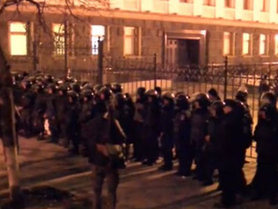 Ukraine: Người biểu tình tấn công dinh tổng thống