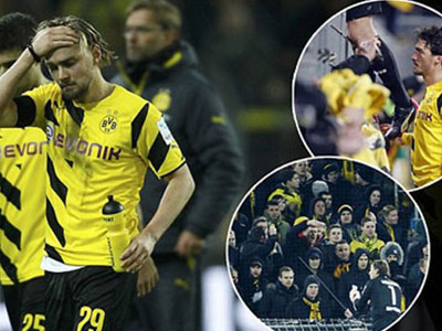 Dortmund 0-1 Augsburg: Lại chìm sâu