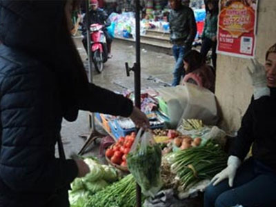 Hà Nội: Trời mưa rét “đẩy” giá rau tăng mạnh