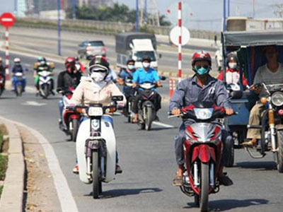 Vừa thoát lạnh 18 độ, Sài Gòn “hứng“nắng nóng kinh hoàng