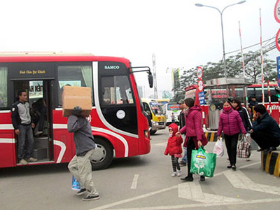"Hãi hùng cảnh xe nhồi khách về quê ăn Tết"