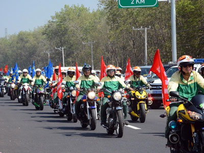 Đoàn môtô khủng xông đất cao tốc hiện đại nhất Việt Nam