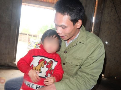 Người chồng đau khổ vì mẹ mất, vợ vướng vòng lao lý