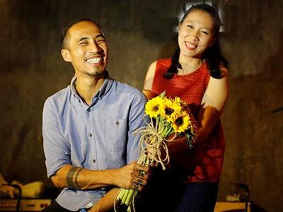 Vợ hơn 6 tuổi phải đấu tranh để cưới Phạm Anh Khoa