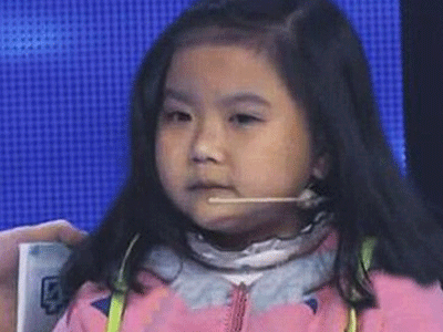 Thiếu nữ 20 mang hình hài bé gái 7 tuổi