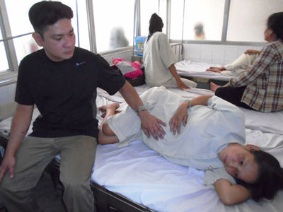 Trộm đánh chủ nhà đang mang thai 8 tháng để cướp