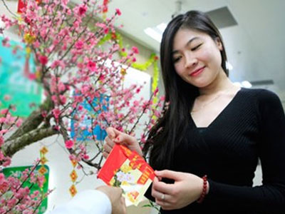 Lì xì đầu năm thế nào cho đúng?