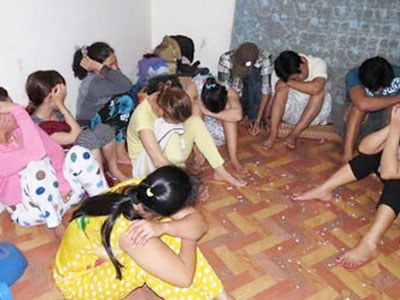Sòng bạc quý bà bị đột kích sáng 30 Tết