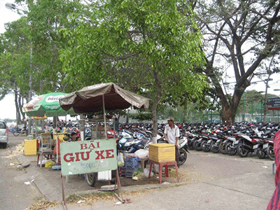 Cần Thơ: Giữ xe giá “cắt cổ" tại giải đua xe mô tô