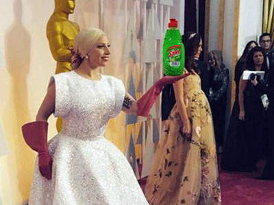 Lady Gaga lại diện thời trang khó hiểu lên thảm đỏ Oscar