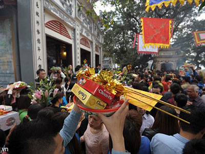 Chen chúc đi lễ Phủ Tây Hồ ngày đầu đi làm
