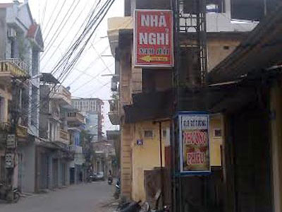 Chồng mới ra tù rủ vợ "giăng bẫy" nhân tình để tống tiền