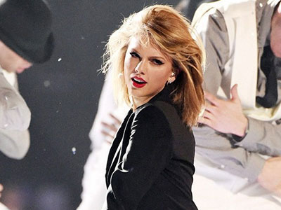 Brit Awards 2015: Ed Sheeran thắng lớn, Taylor Swift "quẩy" sân khấu