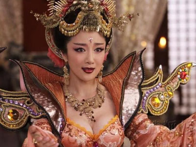 “Đắc Kỷ bị cắt cảnh khoe ngực” vẫn được khen nức nở