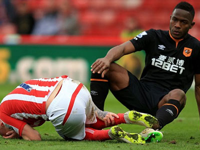 Rợn người với chấn thương kinh hoàng ở Premier League
