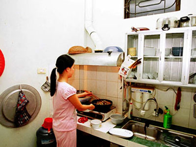 Điên đầu vì điện thoại osin "ò í e" sau Tết