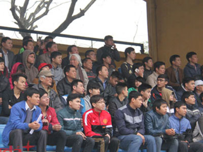 Gần 8.000 CĐV đến xem Olympic Việt Nam - HN.T&T
