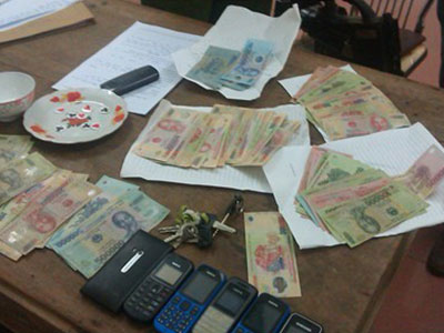 Truy bắt người phụ nữ lập sòng đánh bạc để thu xâu