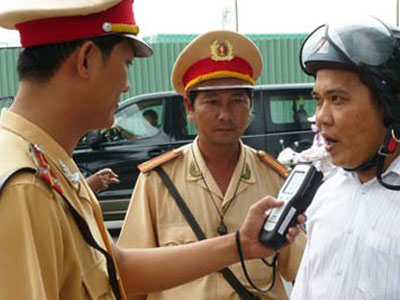 Tịch thu xe khi say: Phạt nặng càng gây chống đối