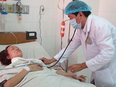 Nữ nhân viên cửa hàng sữa bị cướp đâm đã qua cơn nguy kịch