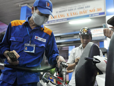 Tăng thuế bảo vệ môi trường xăng dầu lên 300%