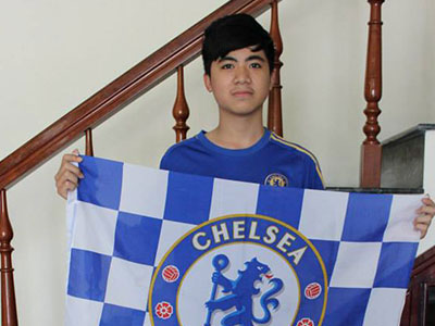 Chờ đợi 4 năm, fan nhí Việt được ông chủ Chelsea trọng thưởng