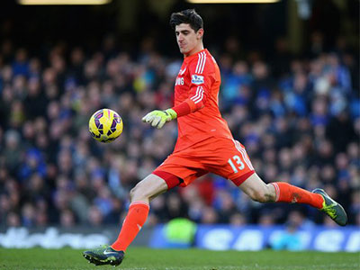 Courtois thách Ibra ghi bàn vào lưới Chelsea