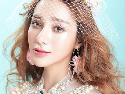 Hot girl nổi tiếng với những bức ảnh xinh như mộng