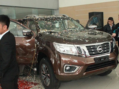 Nissan Navara NP300 mới đã có mặt tại đại lý