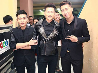 Only C: "Tôi thường xuyên bị fan của Isaac khủng bố"