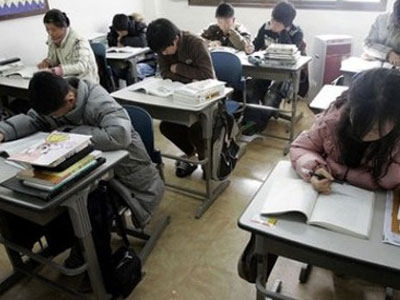Ngăn học sinh tự tử bằng ứng dụng điện thoại