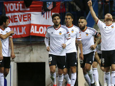 Valencia 2-0 Deportivo: "Bầy dơi" leo lên top 3