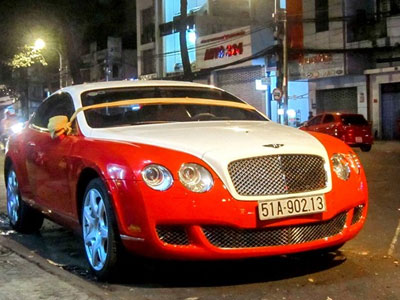 Xe cưới Bentley màu giống Veyron tại Sài Gòn