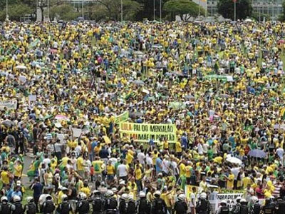 Brazil: Gần 1 triệu người biểu tình đòi luận tội Tổng thống