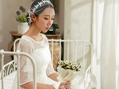 Chồng muốn giam hãm vợ như nô lệ trong nhà